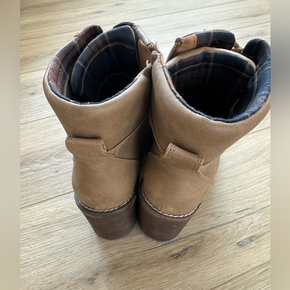 NEW! Crown Vintage Boots - women’s size 10. - Picture 5 of 5